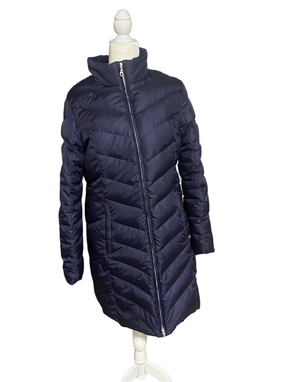 Eddie Bauer 550 Fill Premium Goose Down Eggplant Purple Womens Med Puffer Coat